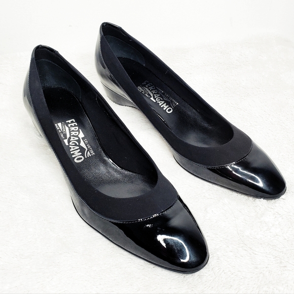 Salvatore Ferragamo Black Patent Leather Almond Toe Semi Wedge Ballet Fl… - Picture 2 of 11